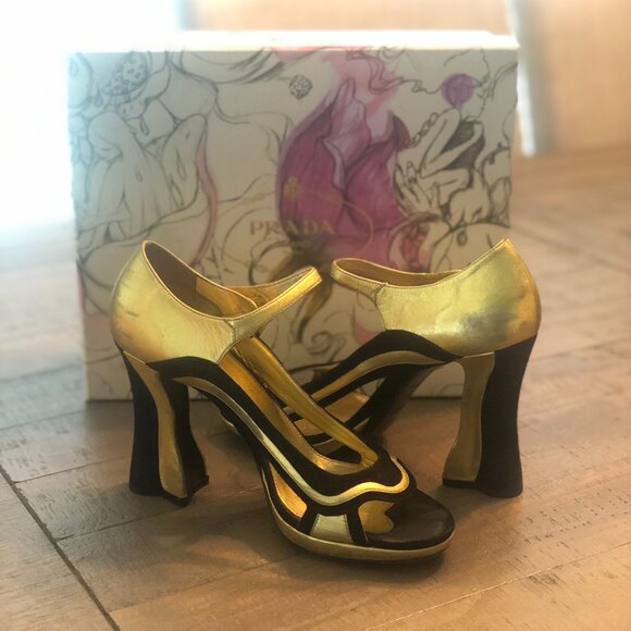 Prada Heels - Picture 2 of 10